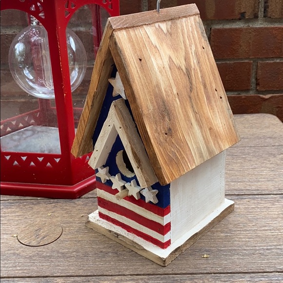 🇺🇸 Handpainted Americana Birdhouse - Functional - Picture 5 of 11